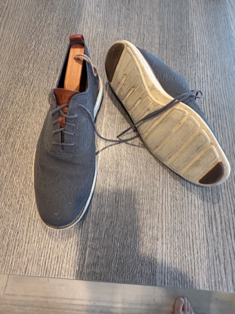 Men's Shoe - 10M - Cole Haan - Free Shoe Trees - $40